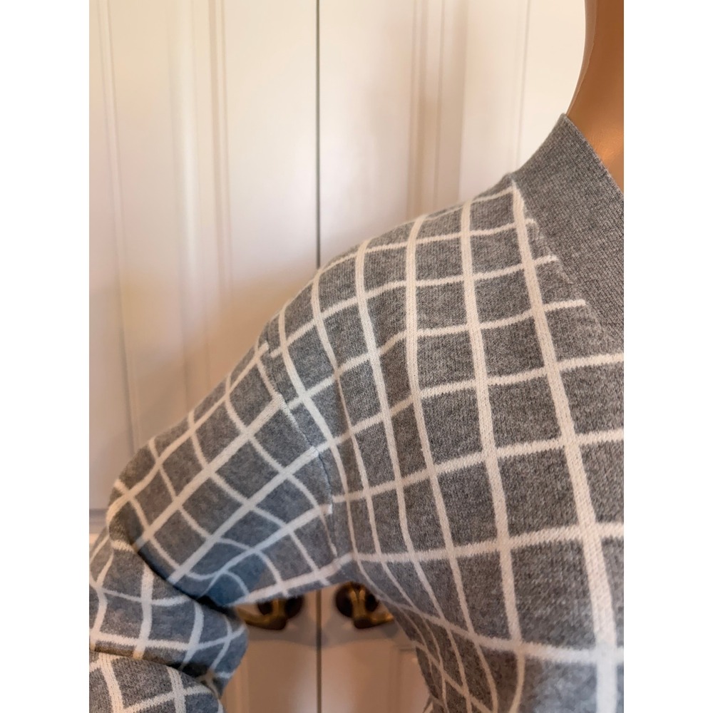 Grey‎ White Windowpane Button Front Cardigan Sweater XS Clean Girl Normcore Cozy - Picture 4 of 12